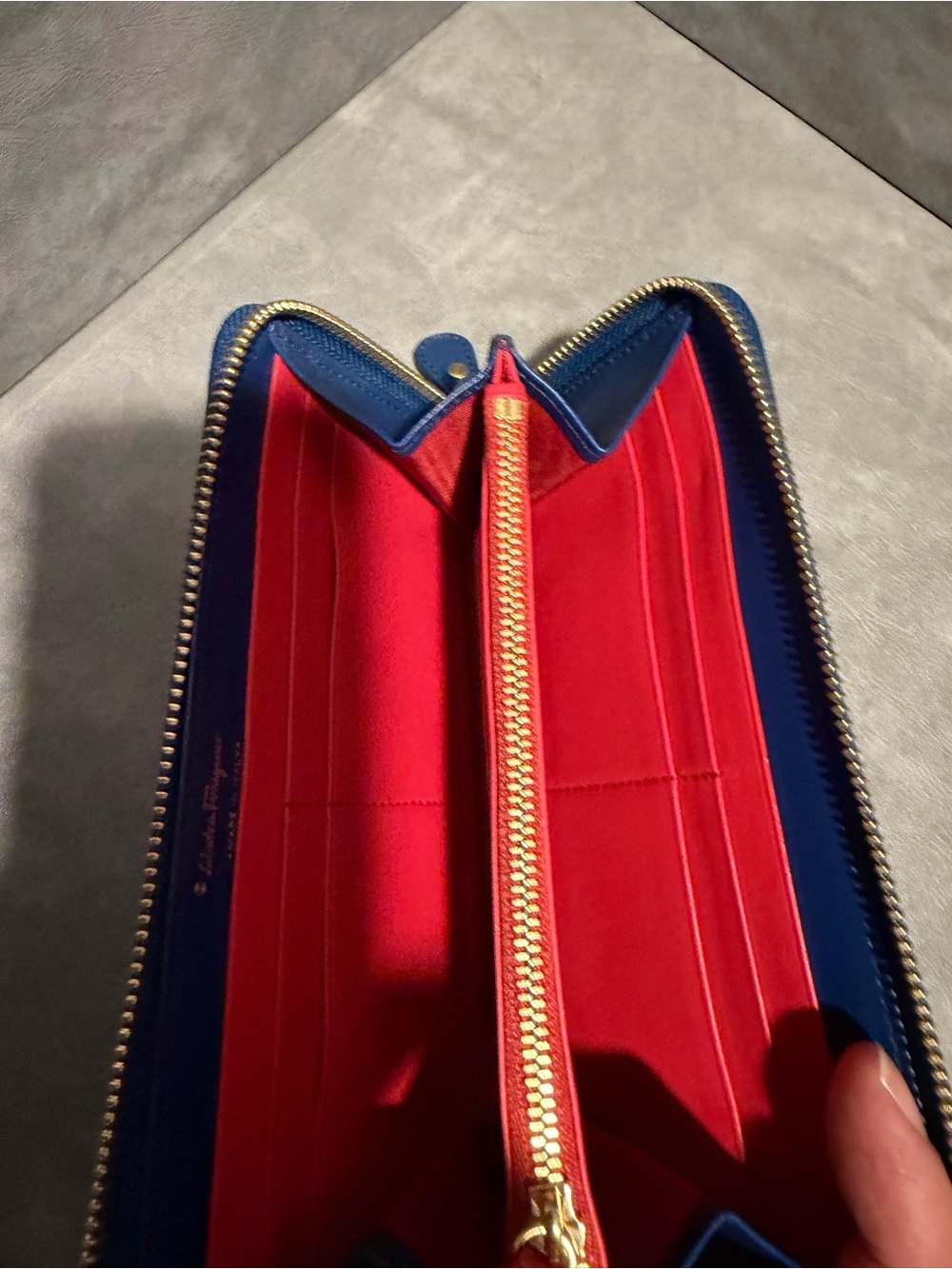 Salvatore Ferragamo Navy Zip Wallet with Red and White Ribbon Bow and CoA - Picture 7 of 10